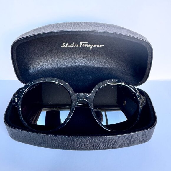 Salvatore Ferragamo SF878S Round Tortoiseshell Sunglasses w/ Case - Picture 2 of 4